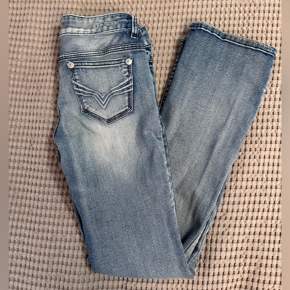 G by Guess Women’s Elliot Straight Cut Jeans - Light Blue Wash